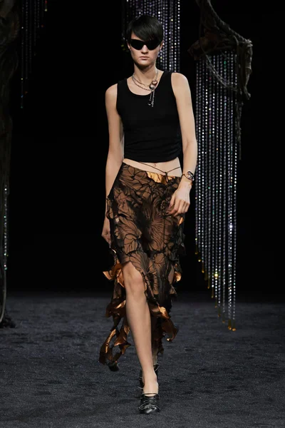 Look 4